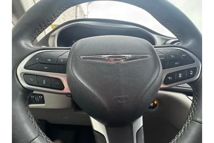 $27481 : Chrysler Pacifica 2022 Touri image 7