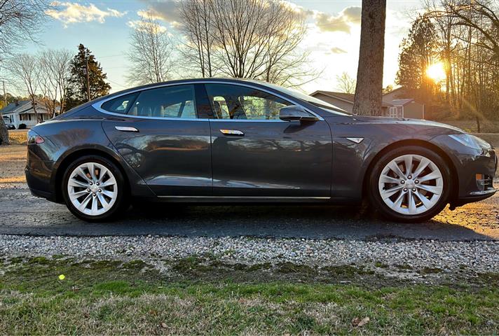2016 Model S 2016.5 4dr Sdn A image 7