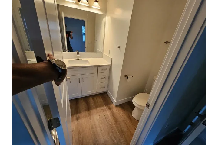 $2200 : 2 bed 2 bath house availabe image 2