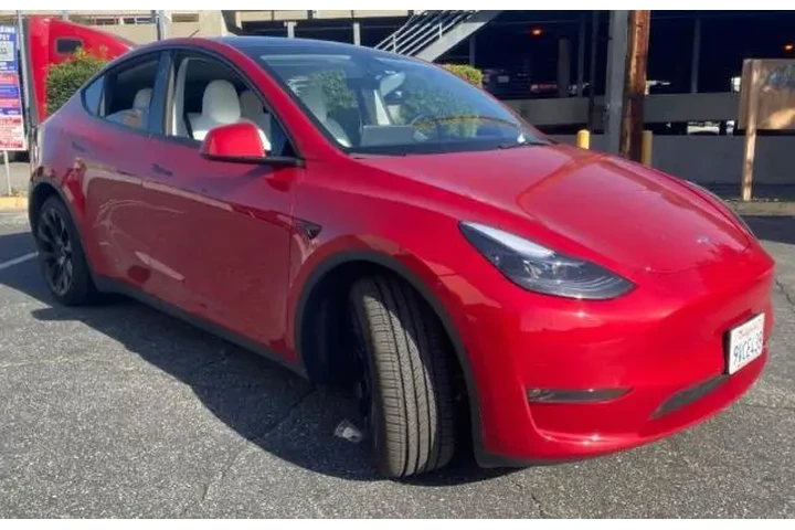 $33000 : Tesla Model Y 2023 AWD 4dr C image 2