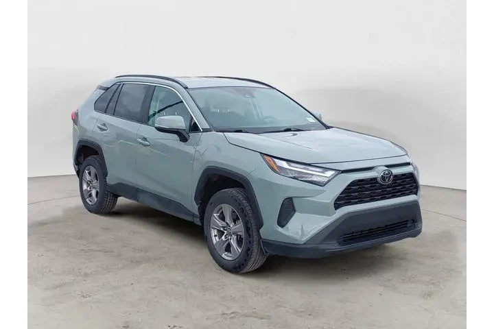 $29888 : Toyota RAV4 2023 AWD XLE 4dr image 7