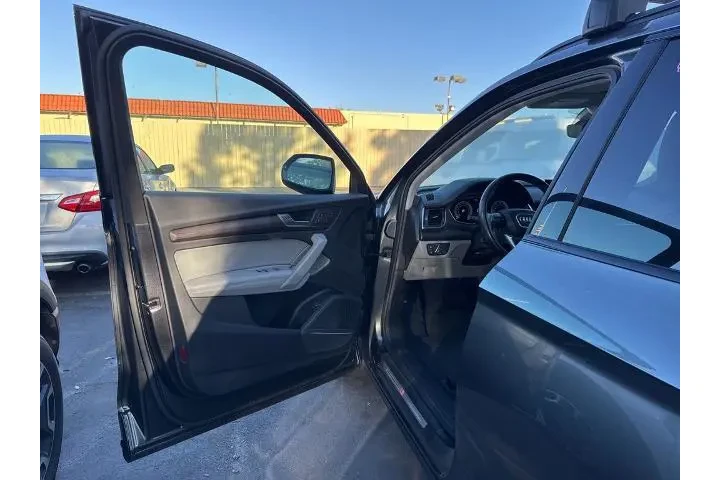 $31055 : Audi Q5 2023 AWD quattro S l image 6