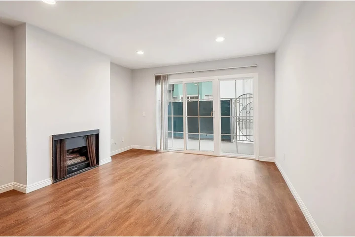 $950 : Accommodation for rent image 2