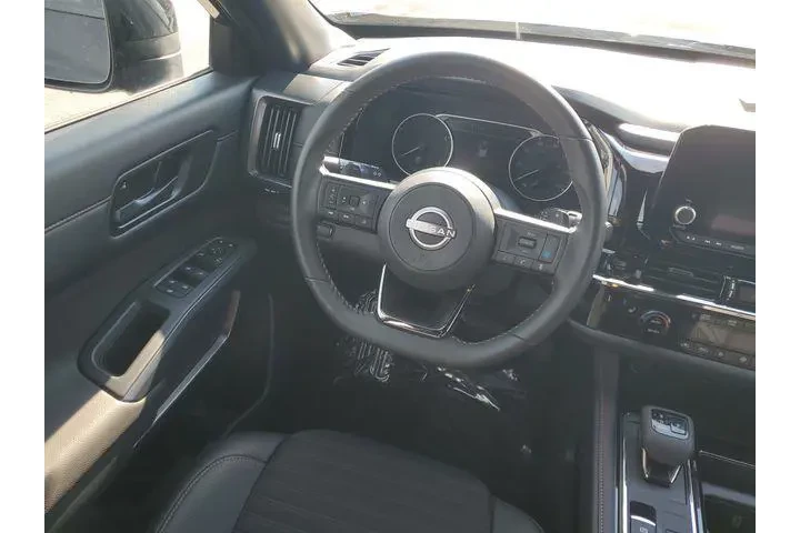 $36894 : Nissan Pathfinder 2025 AWD S image 10