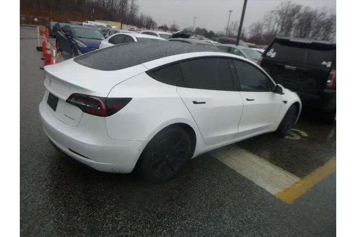 $23493 : Tesla Model 3 2022 AWD Long image 4