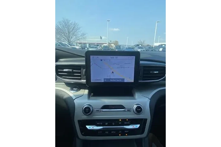 $38850 : Ford Explorer 2023 AWD XLT 4 image 8