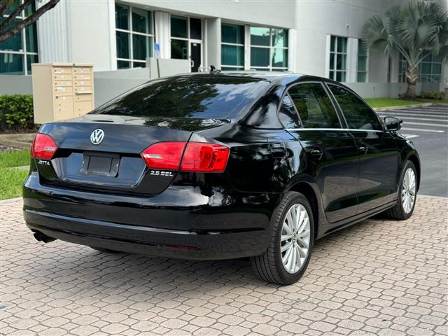 $7900 : Wolkswagen Jetta image 4