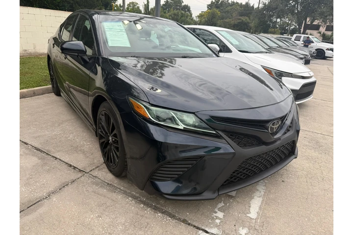 $18000 : 2019  Camry SE. image 4