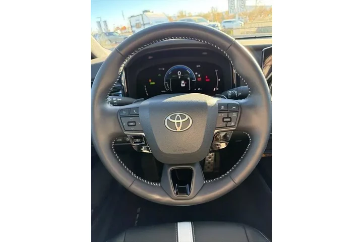 $31874 : Toyota Camry 2025 SE 4dr Sed image 7