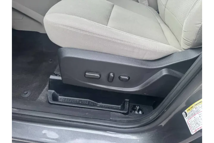 $9597 : 2018 Escape SE image 4