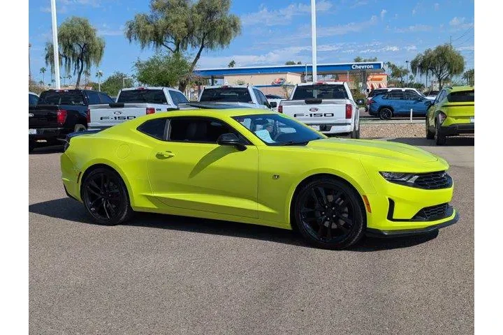Chevrolet Camaro 2019 LT 2dr image 8