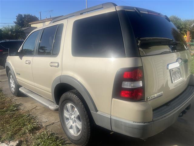 $1800 : Ford Explorer image 3