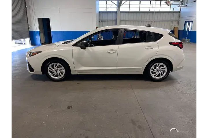 $23959 : Subaru Impreza 2025 AWD Base image 6