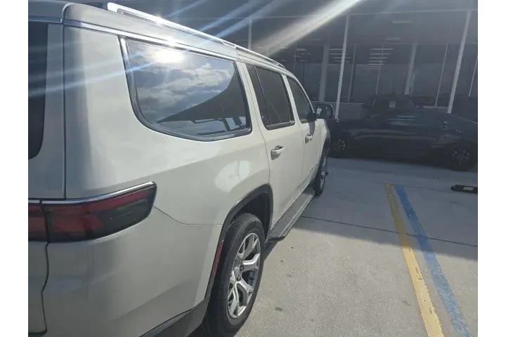 $39887 : Jeep Wagoneer 2022 4x4 Serie image 8