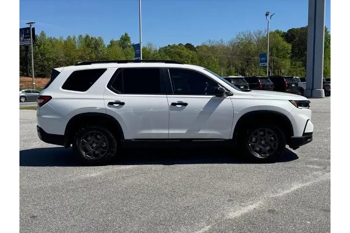 $39994 : Honda Pilot 2024 AWD TrailSp image 2