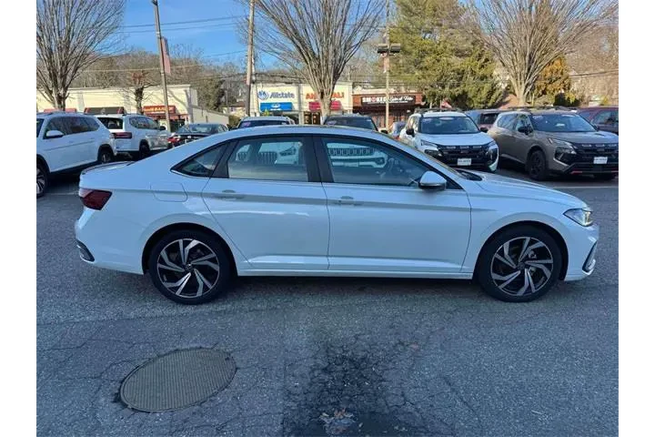 $26650 : Volkswagen Jetta 2025 SEL 4d image 9
