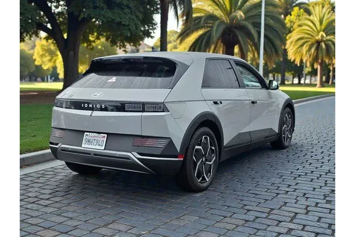 $24995 : Hyundai IONIQ 5 2024 SEL 4dr image 4