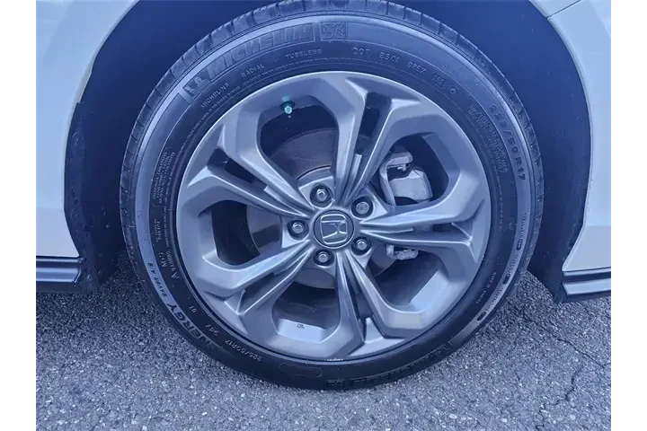 $26780 : Honda Accord 2024 EX 4dr Sed image 9