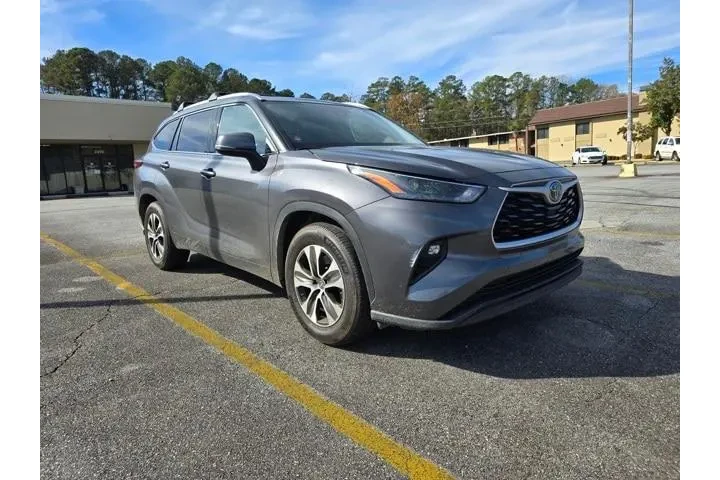 $33487 : Toyota Highlander 2022 XLE 4 image 6