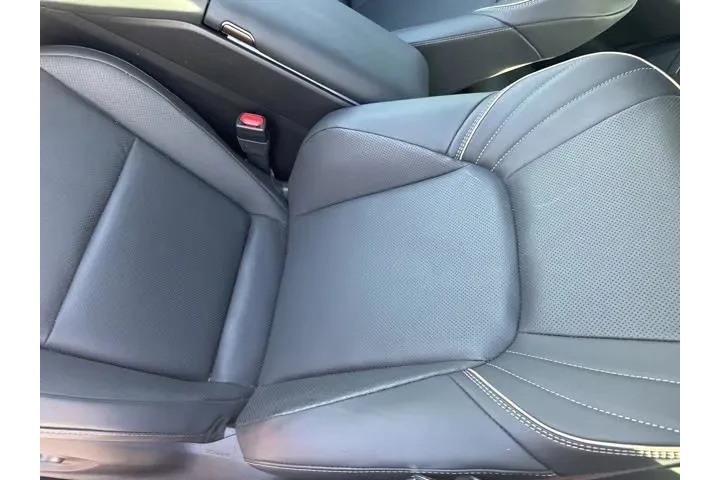 $38877 : Toyota Crown 2024 AWD Limite image 10