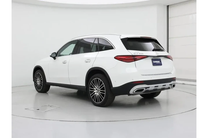 $39998 : Mercedes-Benz GLC 2024 AWD G image 2
