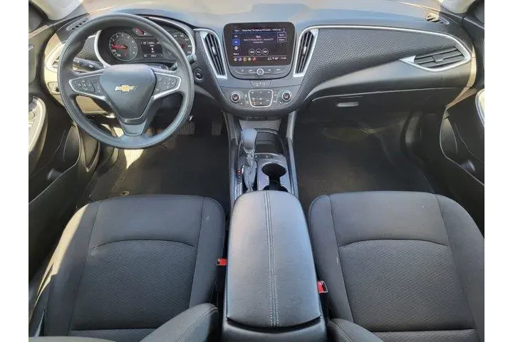 $18500 : Chevrolet Malibu 2024 LT 4dr image 10