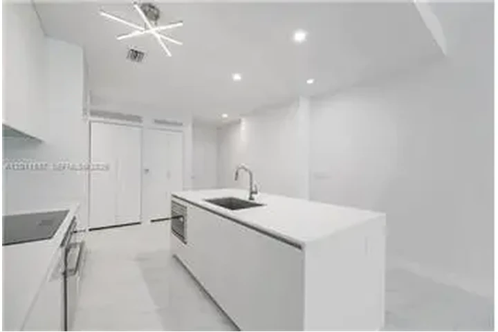 $6200 : Rental property with 1 bedro image 5