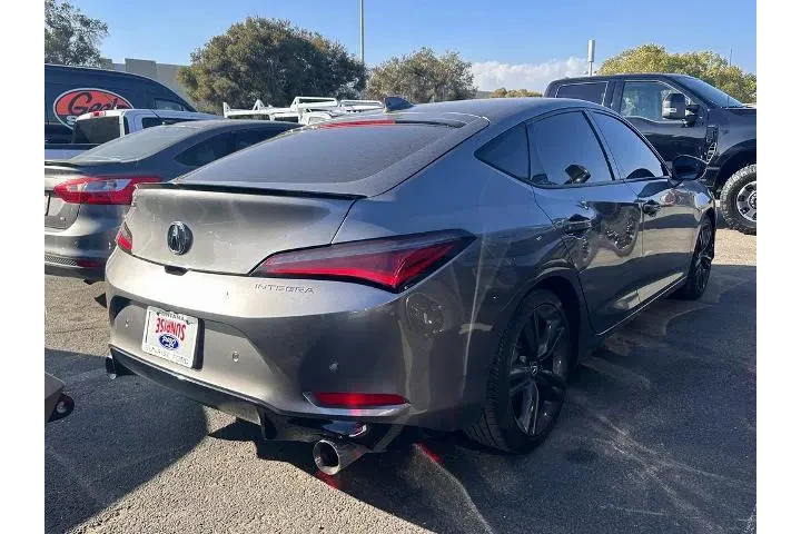 Acura Integra 2024 4dr Liftb image 3