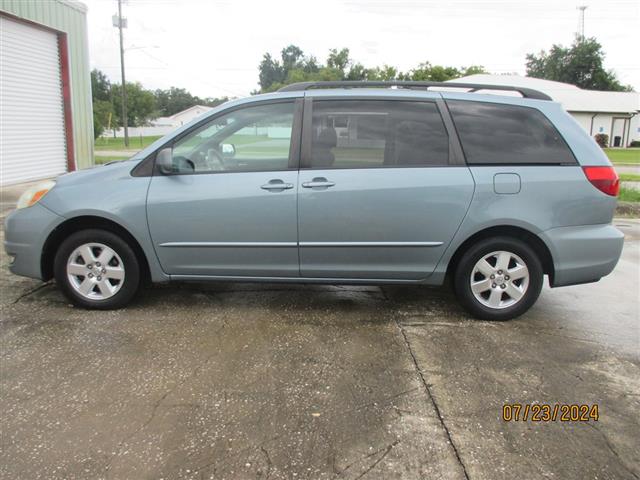 $6995 : 2005 Sienna image 5