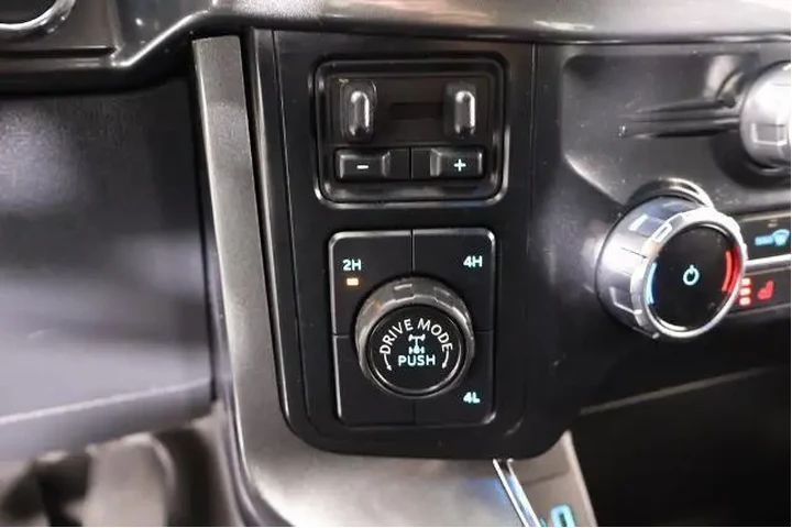 $39526 : Ford F-150 2023 4x4 XLT 4dr image 9