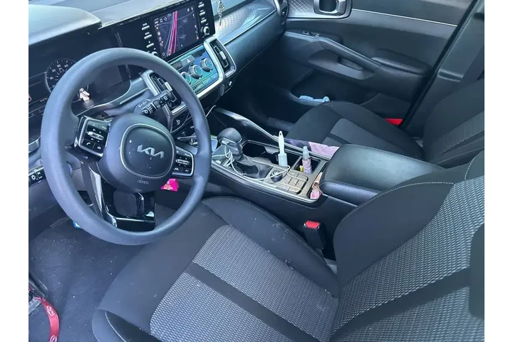 $22335 : Kia Sorento 2023 LX 4dr SUV image 8