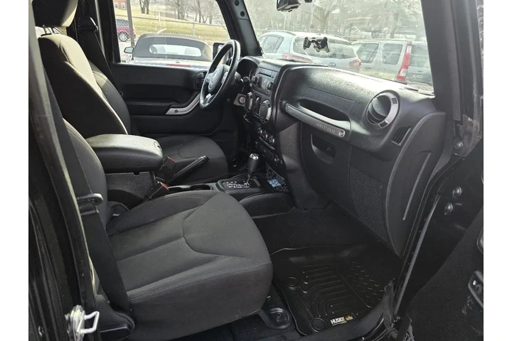 $13900 : 2015 Wrangler Unlimited Sport image 7