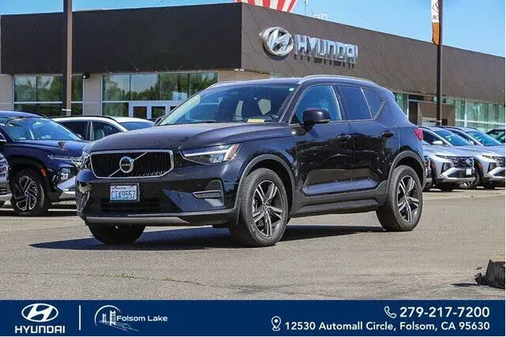 $23991 : Volvo XC40 2023 AWD B5 Core image 1