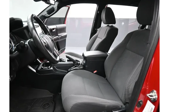 $32250 : Toyota Tacoma 2018 4x4 TRD P image 9