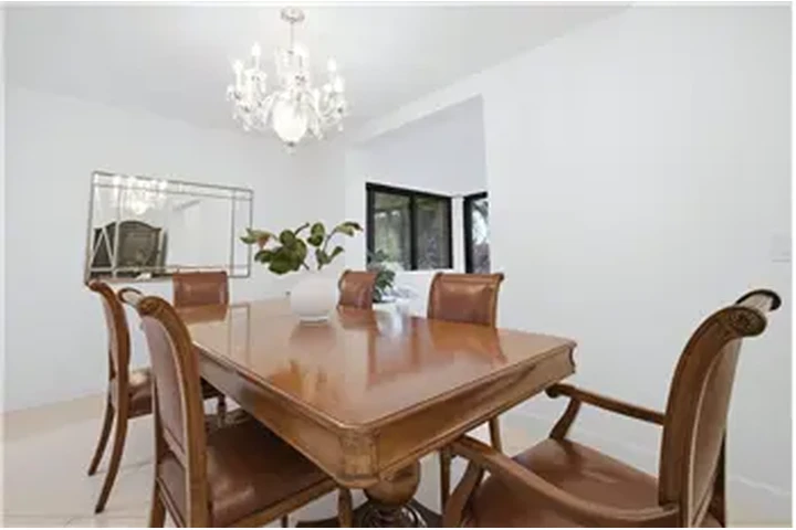 $5000 : Rental property with 4 bedro image 5