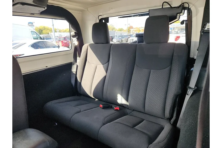 $17995 : Jeep Wrangler 2016 4x4 Sport image 6