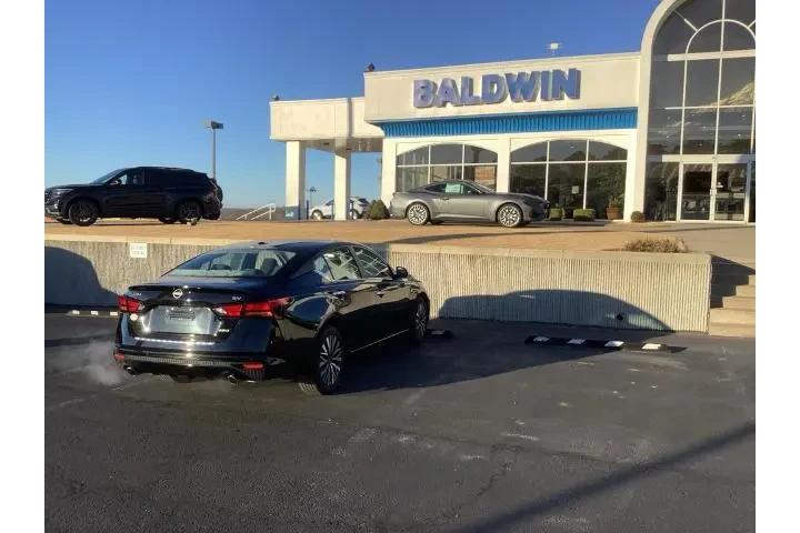 $27950 : Nissan Altima 2023 AWD 2.5 S image 7