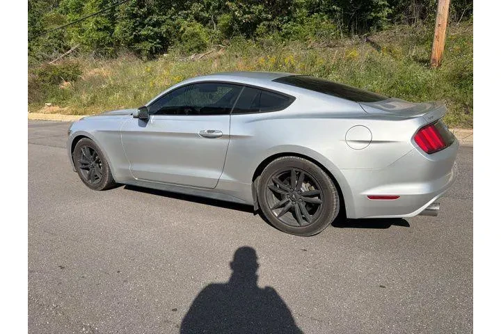 $16490 : Ford Mustang 2017 EcoBoost 2 image 6