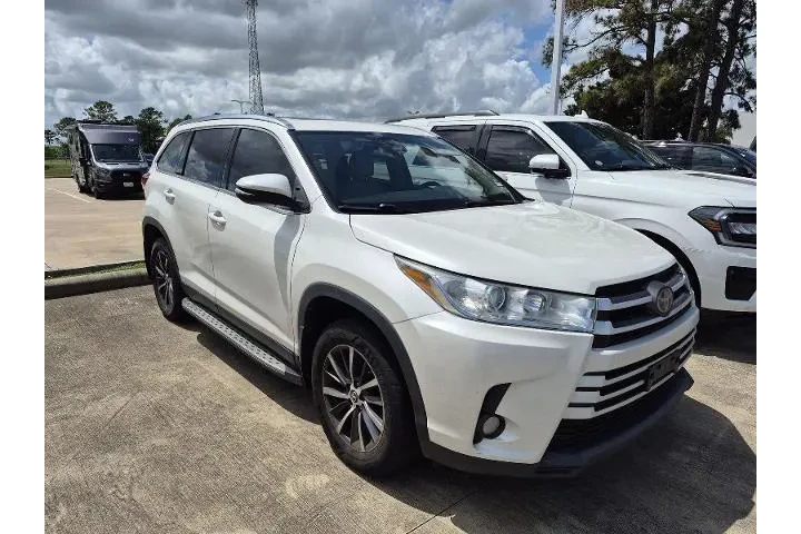 $23206 : Toyota Highlander 2019 SE 4d image 2