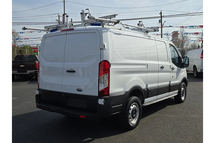 2019 Transit 250 Van Low Roof image 6