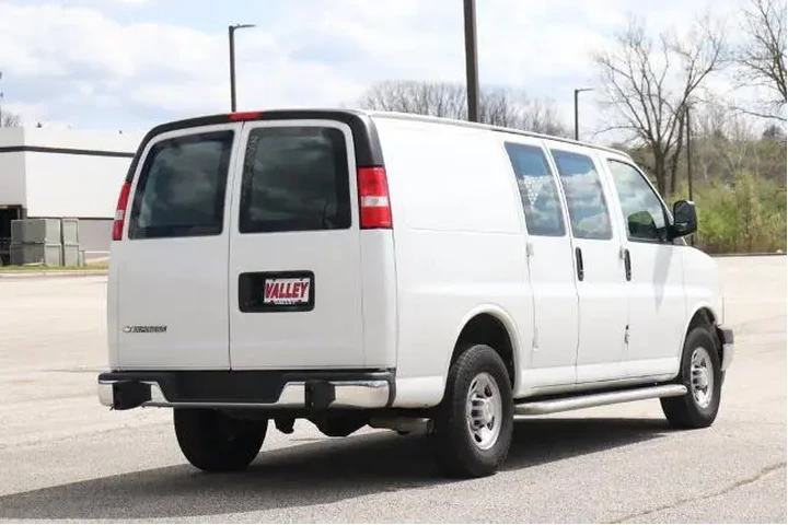 $32514 : Chevrolet Express 2024 2500 image 8