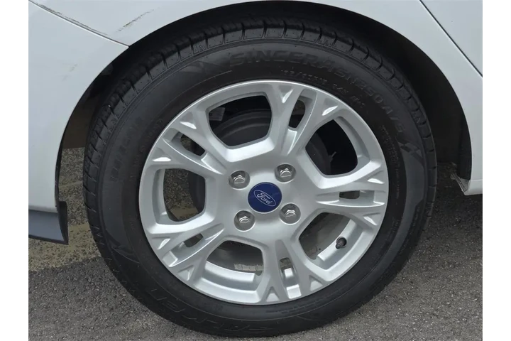 $7998 : Ford Fiesta 2015 SE 4dr Seda image 5