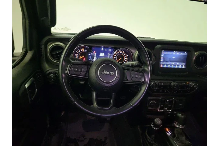 $30998 : Jeep Gladiator 2021 4x4 Will image 10