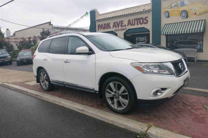 $11995 : 2014 Pathfinder Platinum image 2