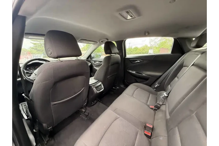 $7999 : 2018 Malibu LT image 9