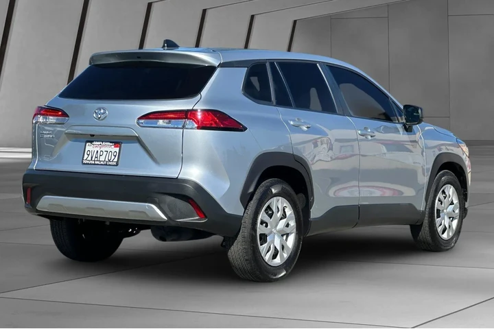 $24900 : Toyota Corolla Cross 2025 L image 4