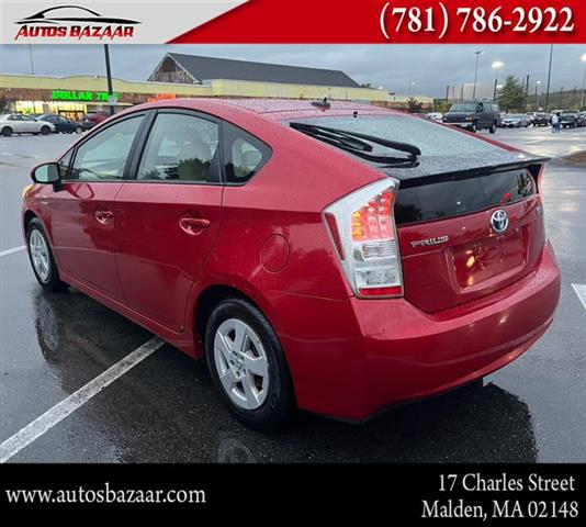 $8900 : Used 2011 Prius 5dr HB II (Na image 3