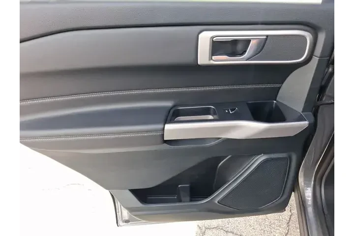 $30990 : Ford Explorer 2024 XLT 4dr S image 9