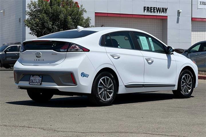 $18700 : Ioniq EV Limited image 5