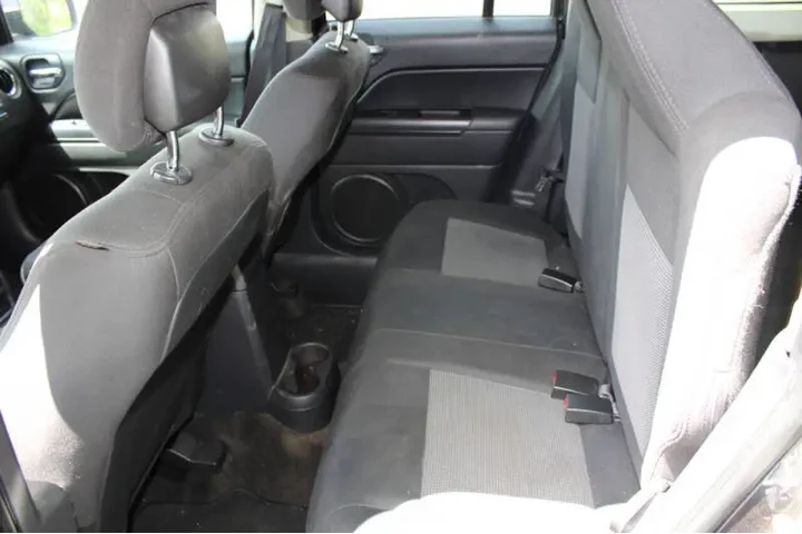 2014 Patriot Latitude image 10